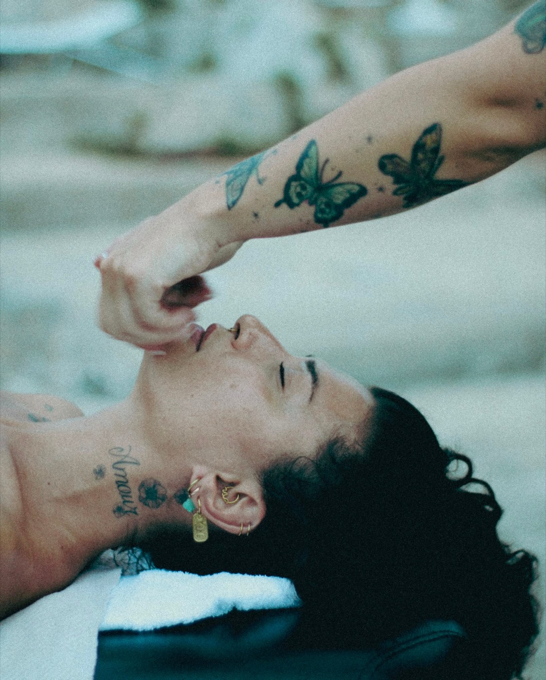 Face and neck work during a ritual