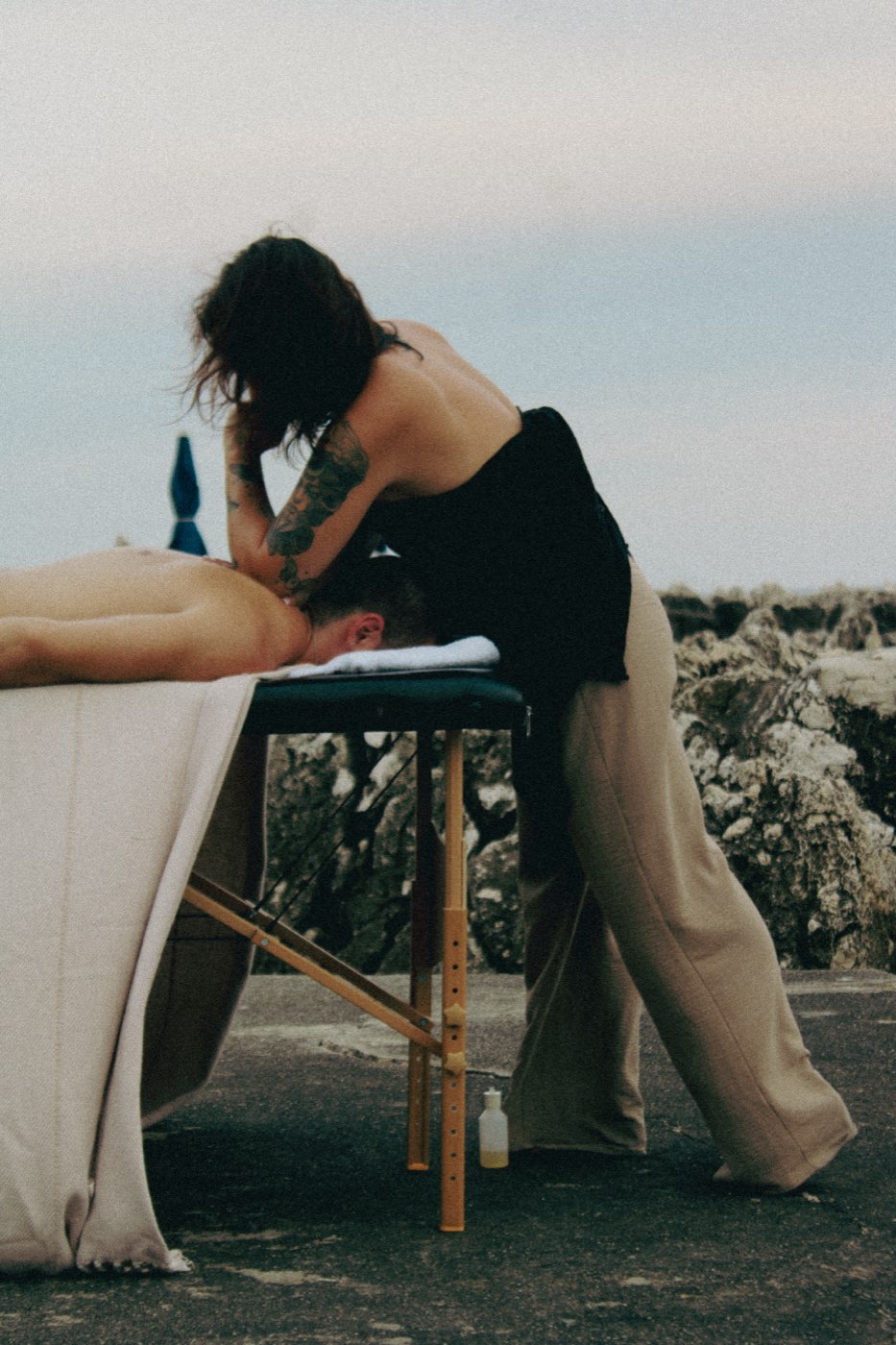 Massage table facing the sea